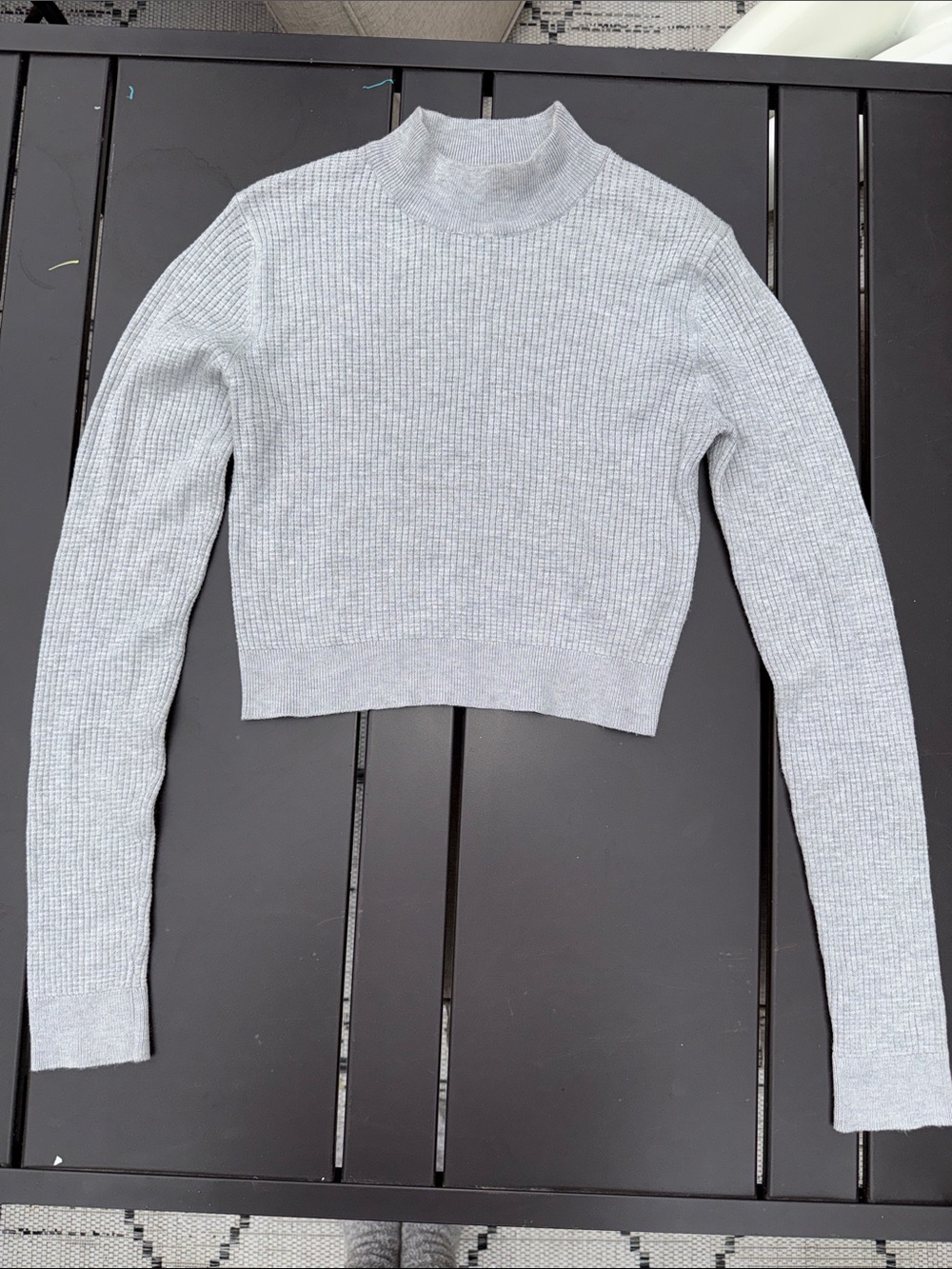 Streetwear Society Women's Light Gray Ribbed Mock Neck Crop Sweater XS